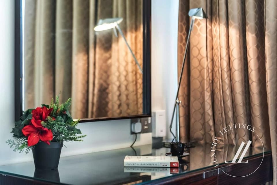 Luxurious Studio Flat with Burj Khalifa Views Apartment in Dubai