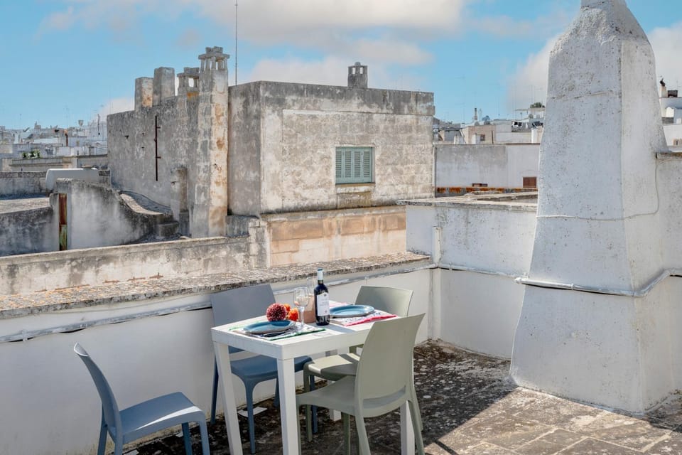 Patio, Day, Balcony/Terrace, Balcony/Terrace, Dining area