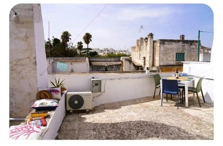 Property building, Day, View (from property/room), Balcony/Terrace