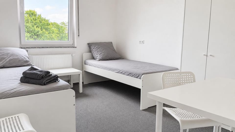 Bed, Photo of the whole room, Seating area, Bedroom, internet, towels, wardrobe