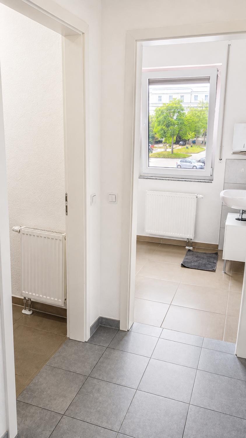 Toilet, Bathroom, internet