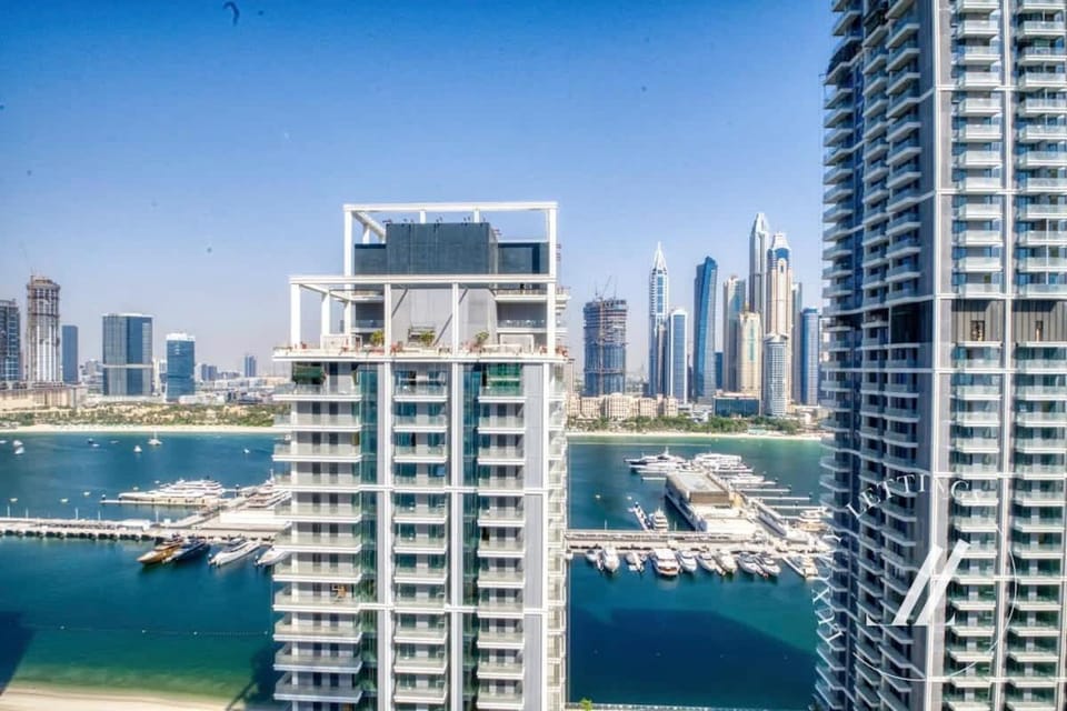 Grand Bleu Tower 2 - 1 BDR with Beachfront Views House in Dubai