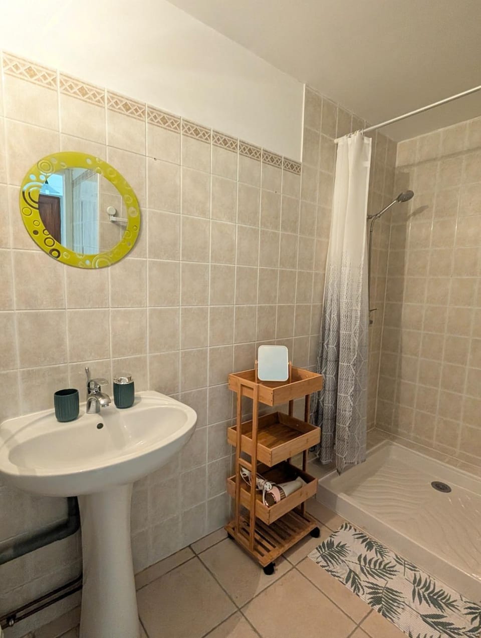 Shower, Bathroom, towels