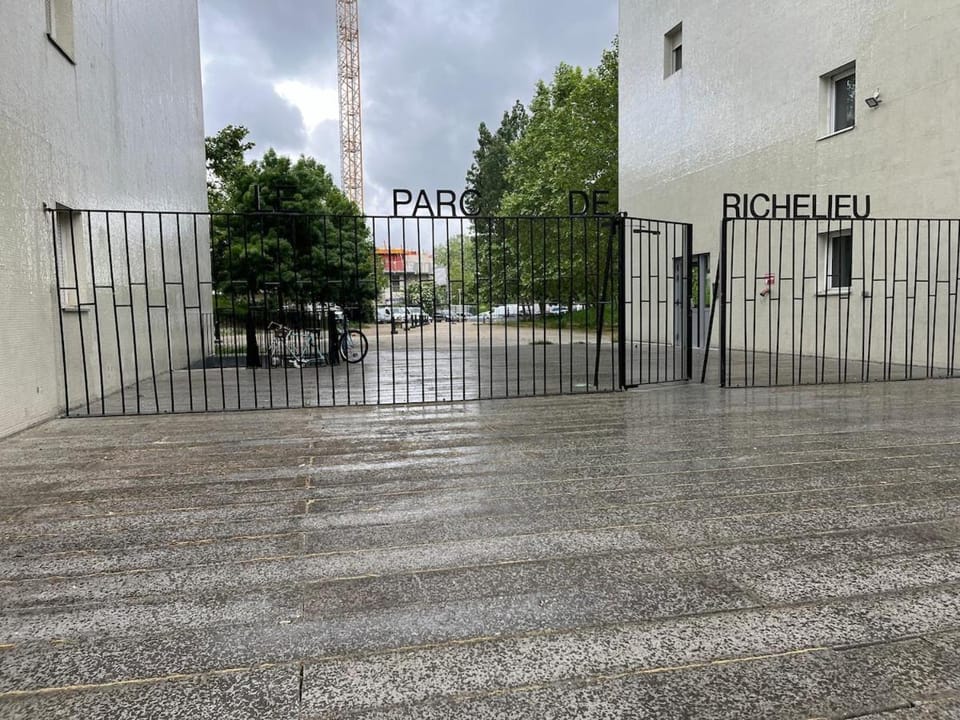 Bordeaux Grand appartement 2 terrasses calme parc ombrage parking prive Apartment in Bordeaux