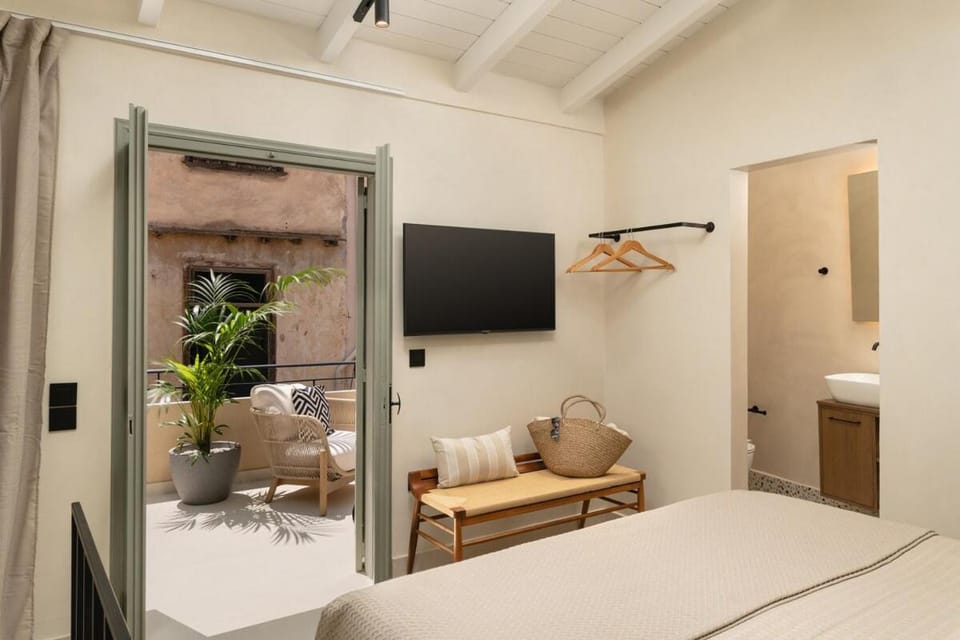 Old Town Apt, Balcony, brand new, family, central Apartment in Chania