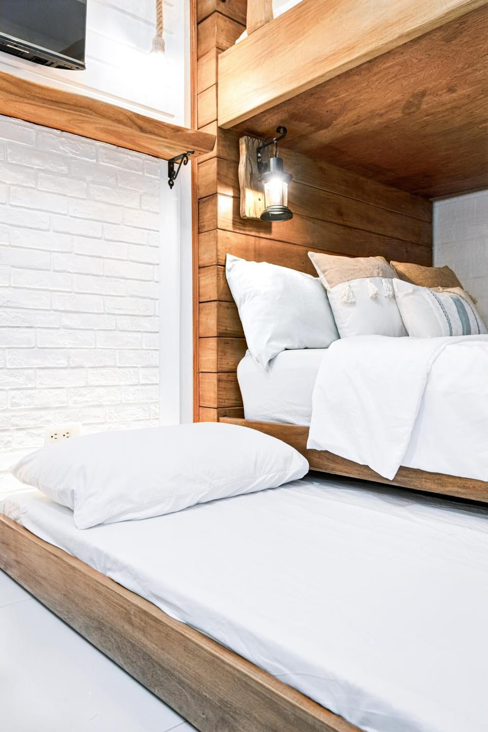 CABIN STUDIO in KL TOWER, Greenbelt, Makati! Max Capacity 6 pax! Cabin in Pasay