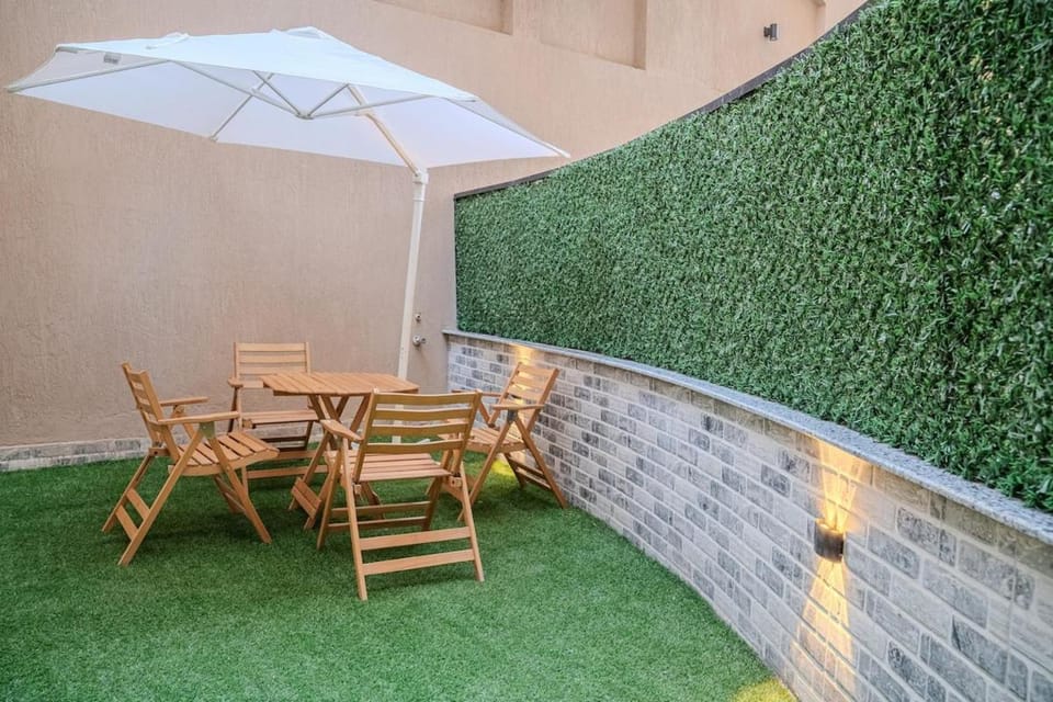 Modern 2BR - Private Garden Nook Apartment in New Cairo City