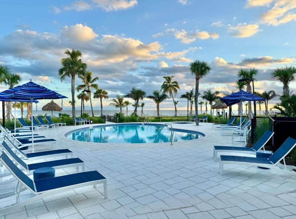 Property building, Pool view