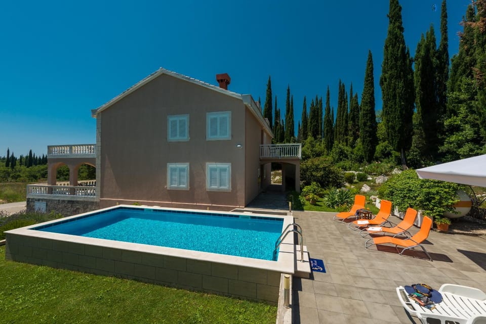 Property building, Swimming pool