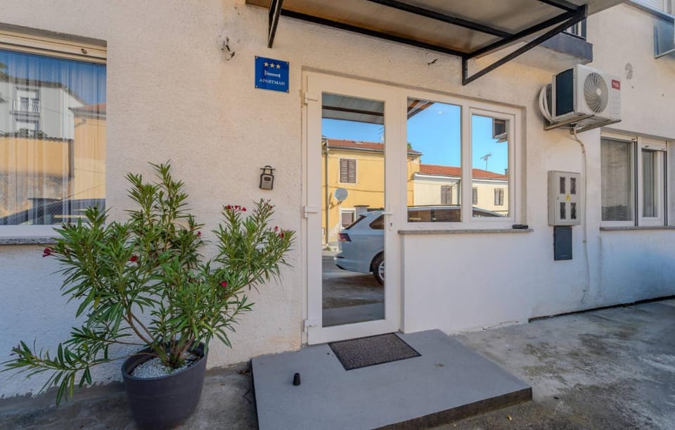 Apartman Cukar Pula Apartment in Pula
