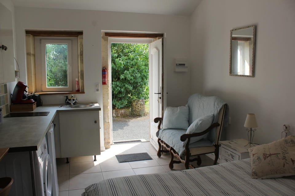 Les Lilas Apartment in Nouvelle-Aquitaine