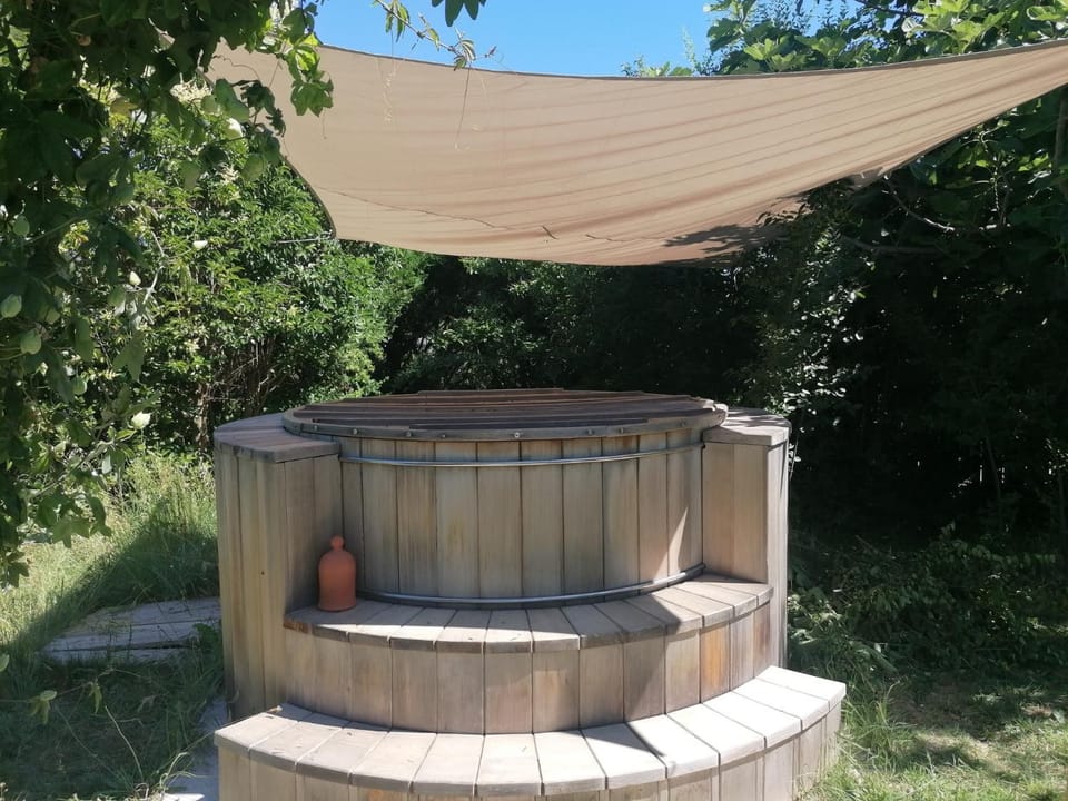 Hot Tub, Spa and wellness centre/facilities