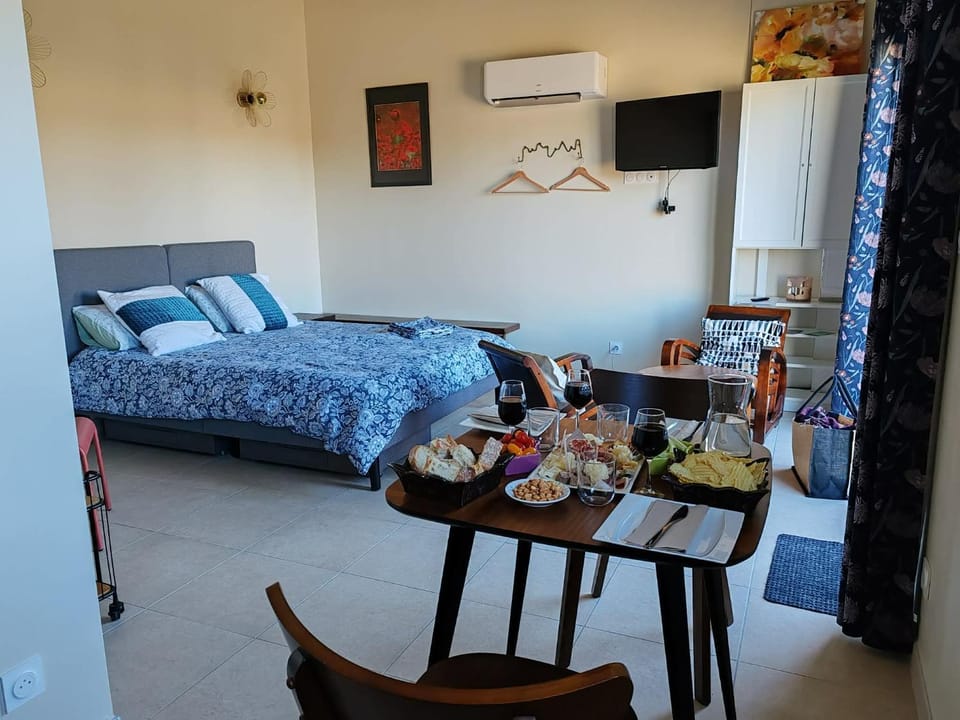 Photo of the whole room