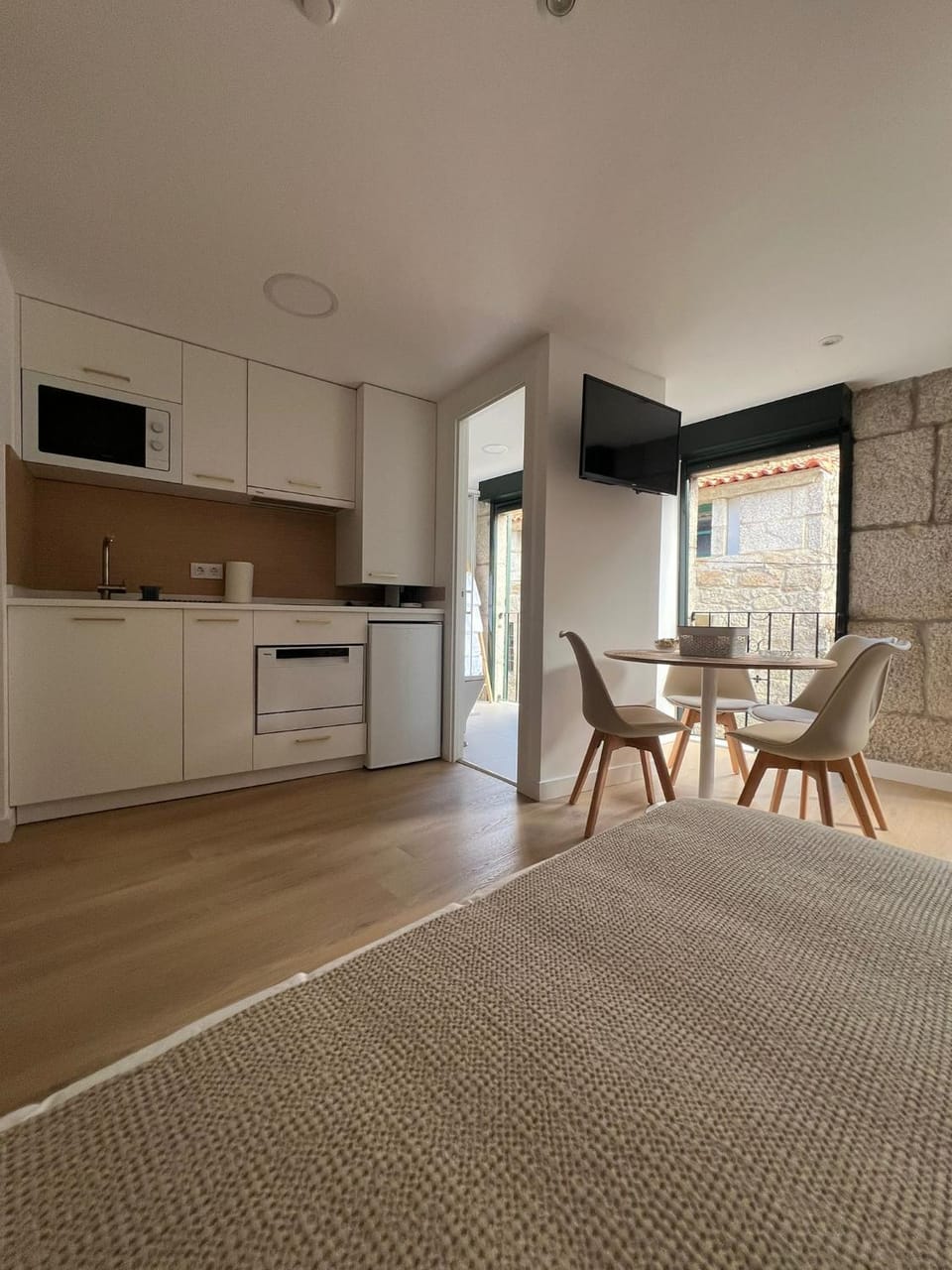 View (from property/room), Kitchen or kitchenette, Living room, Photo of the whole room
