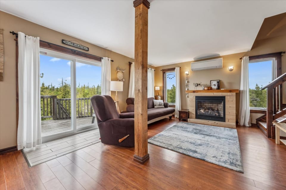 TV and multimedia, Living room, Seating area, fireplace