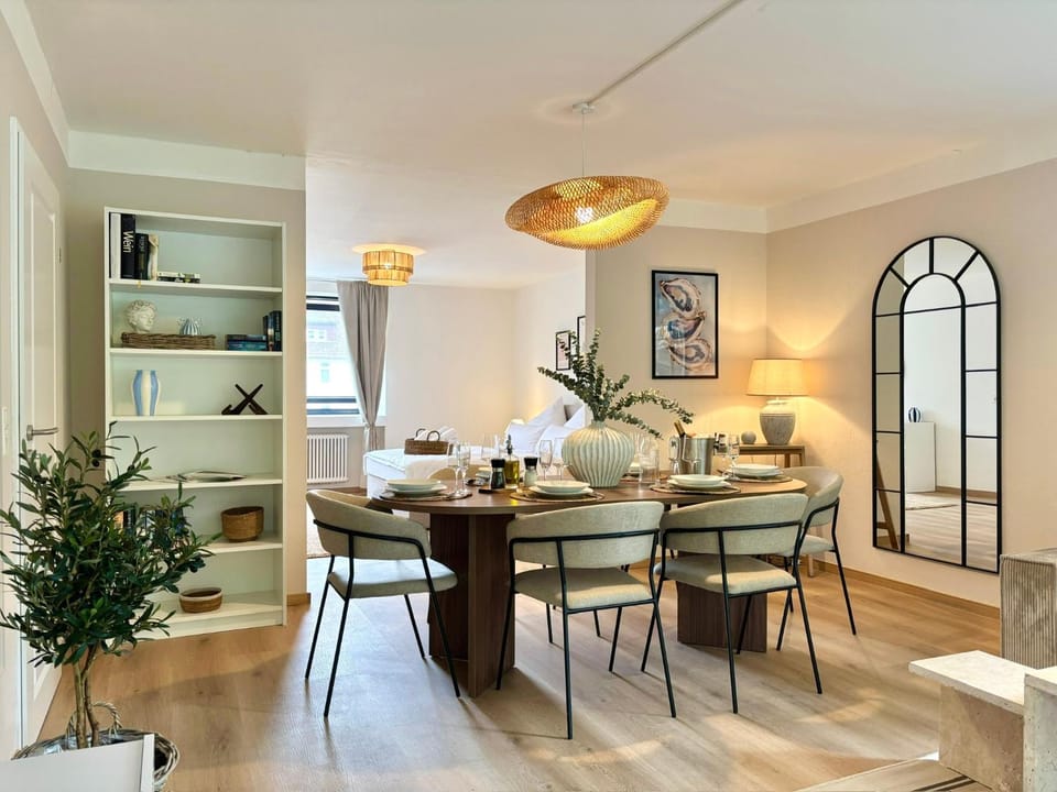 Living room, Seating area, Dining area