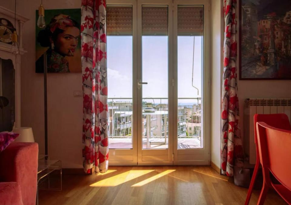 View (from property/room), Balcony/Terrace, Living room, Seating area