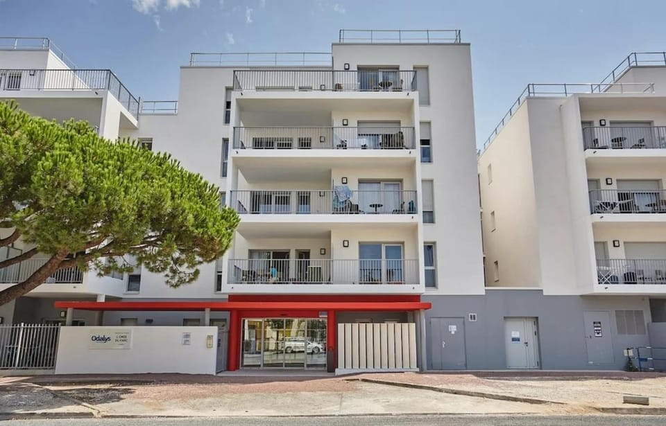 T3 avec Piscine, 150m de l'océan Apartment in Royan