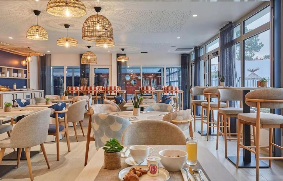 T3 avec Piscine, 150m de l'océan Apartment in Royan