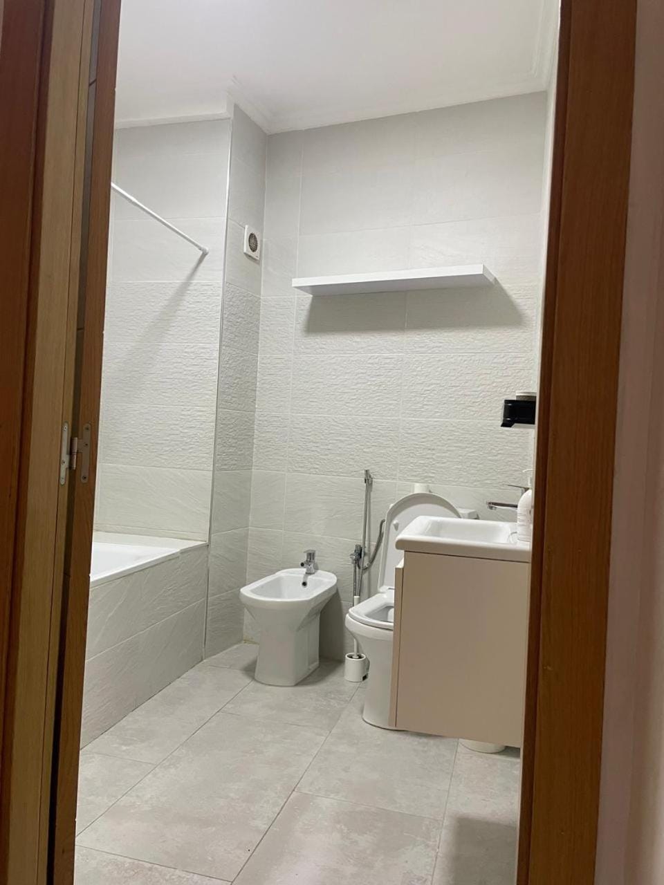 Shower, Toilet