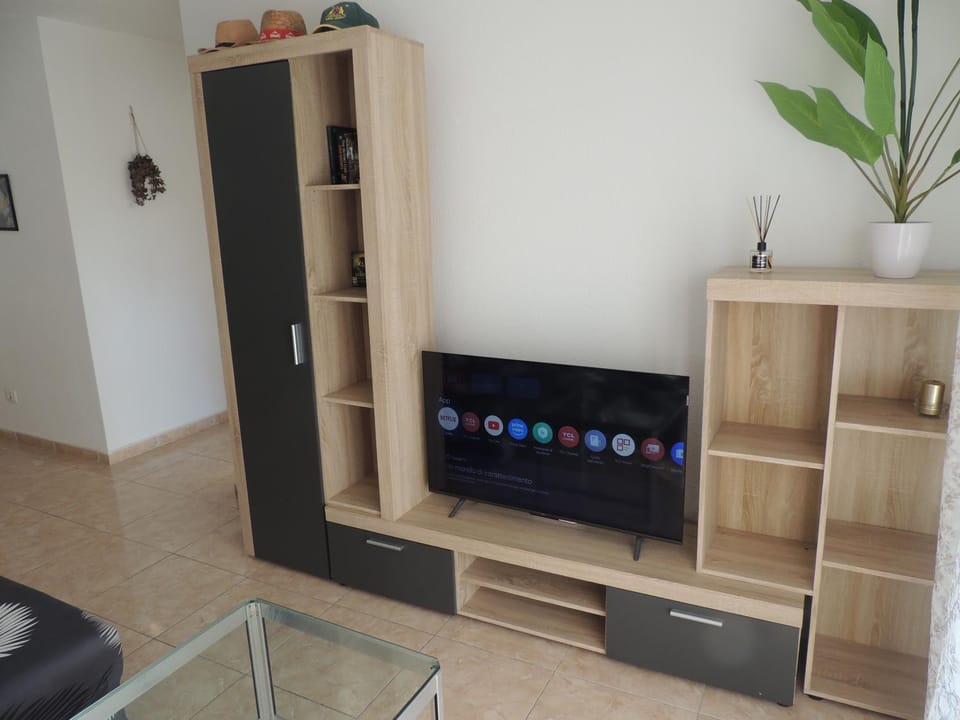 Communal lounge/ TV room, TV and multimedia, Evening entertainment, wardrobe