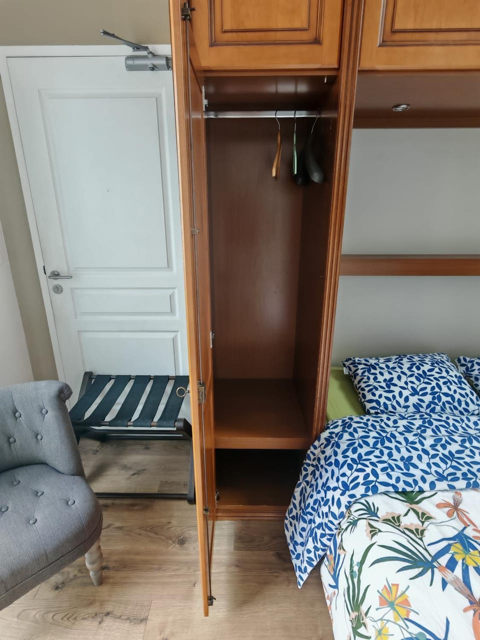 wardrobe