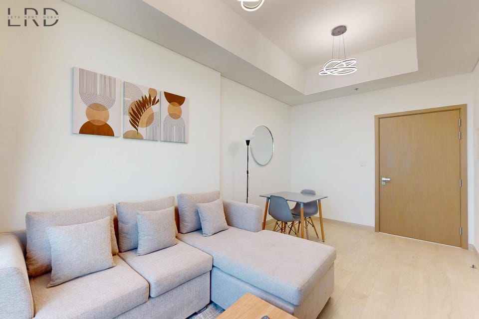 Cozy 1BR with Canal View Apartment in Dubai