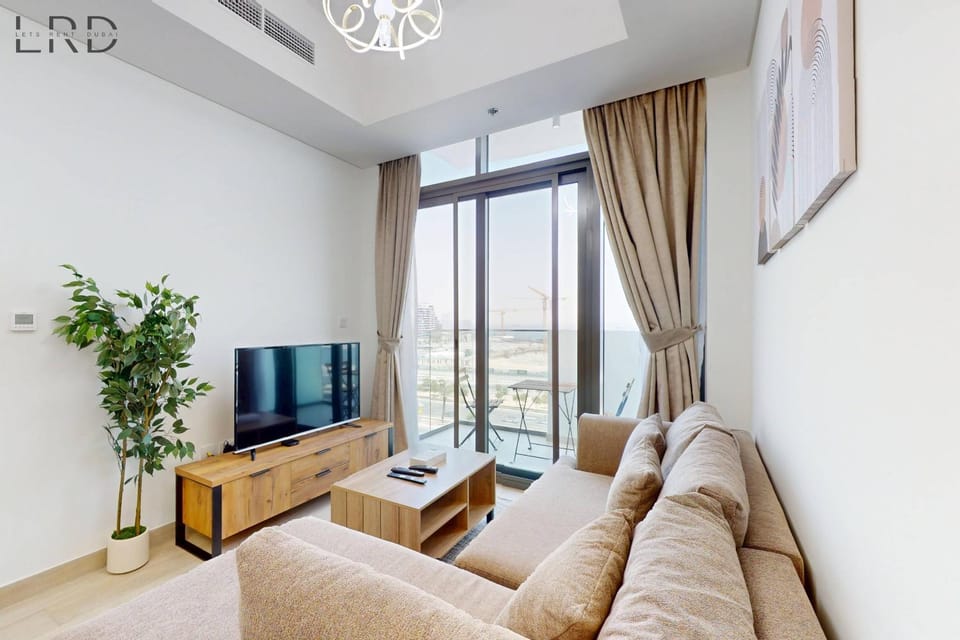 Charming 1BR with Canal View Apartment in Dubai