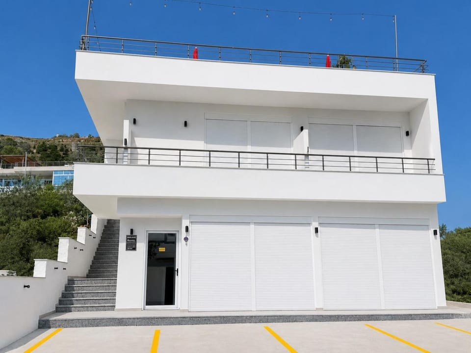 Property building, Day, View (from property/room), Balcony/Terrace, Parking