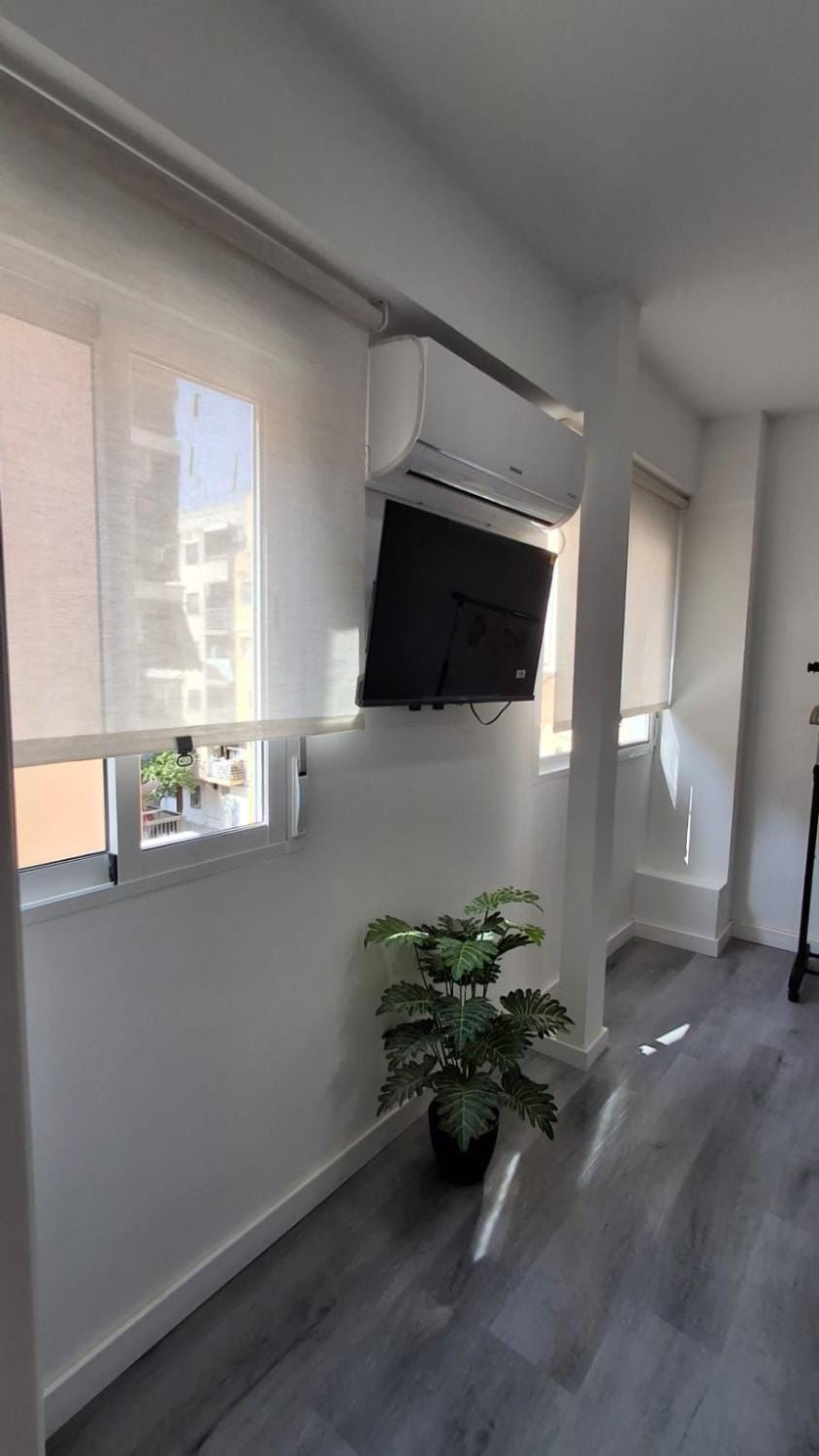 TV and multimedia, air conditioner