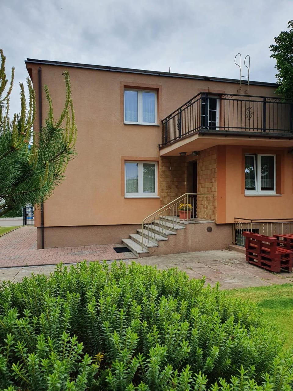 Property building, Garden, Balcony/Terrace