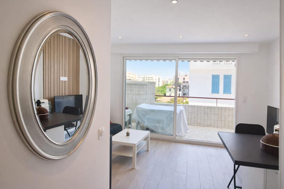 Juan Signature Apartment in Antibes