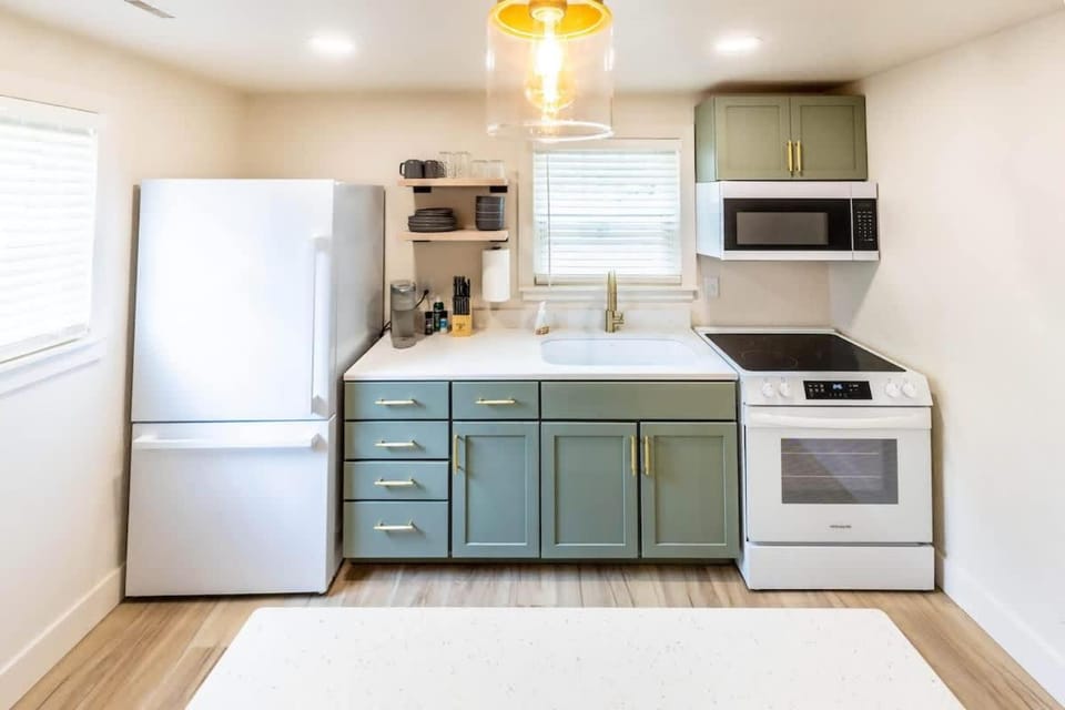 Renovated 1-Bedroom Apartment in Central Lincoln Extended Stay Apartment in Lincoln