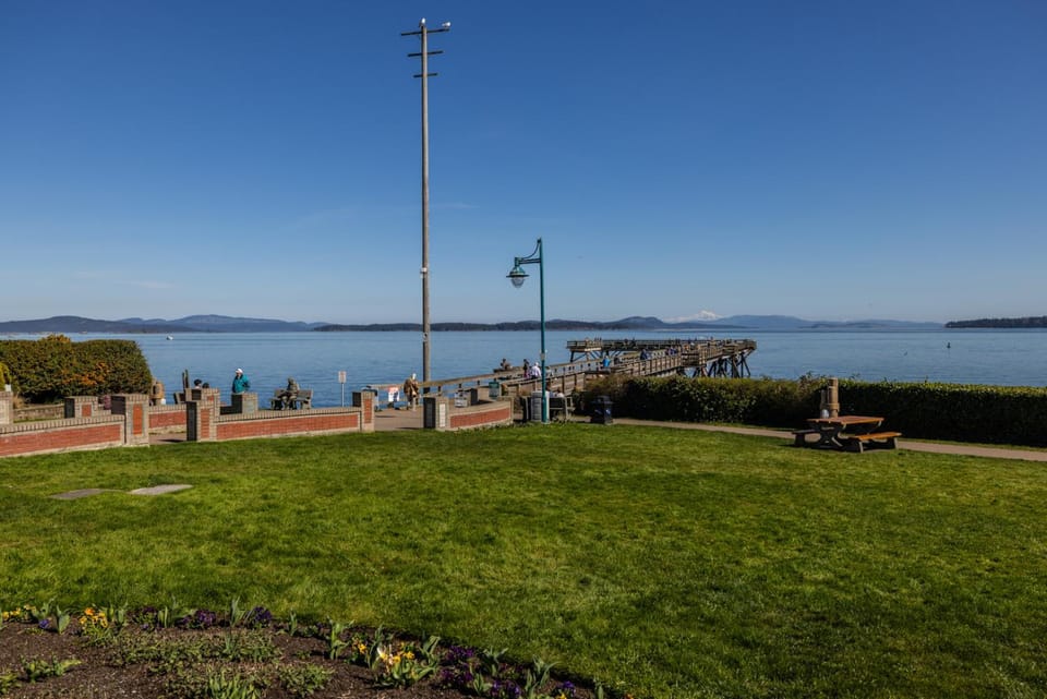 Sidney Sunnyside - Luxurious Seaside Living in Amazing Sidney by Victoria Prime! Apartment in Sidney