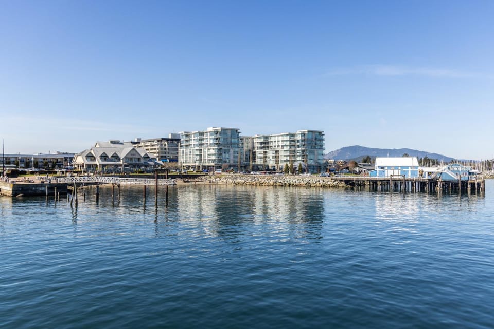 Sidney Sunnyside - Luxurious Seaside Living in Amazing Sidney by Victoria Prime! Apartment in Sidney