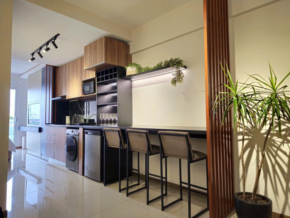 Dining area, kitchen