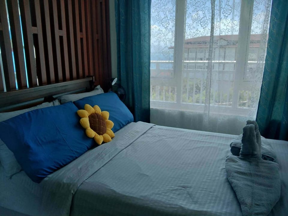 Spacious Studio unit with Balcony and Seaview House in Lapu-Lapu City