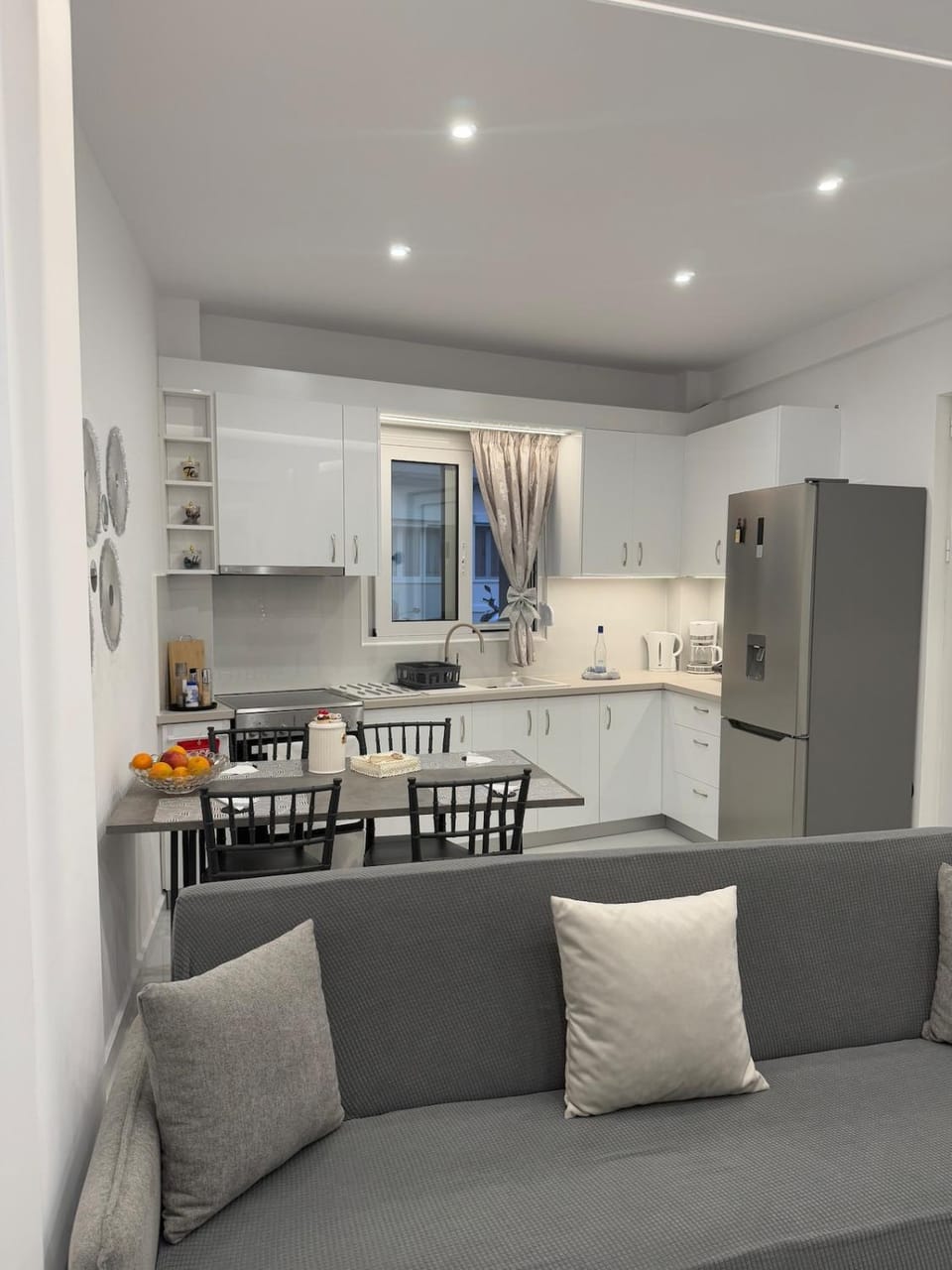 Kitchen or kitchenette, Living room, Dining area, oven, stove