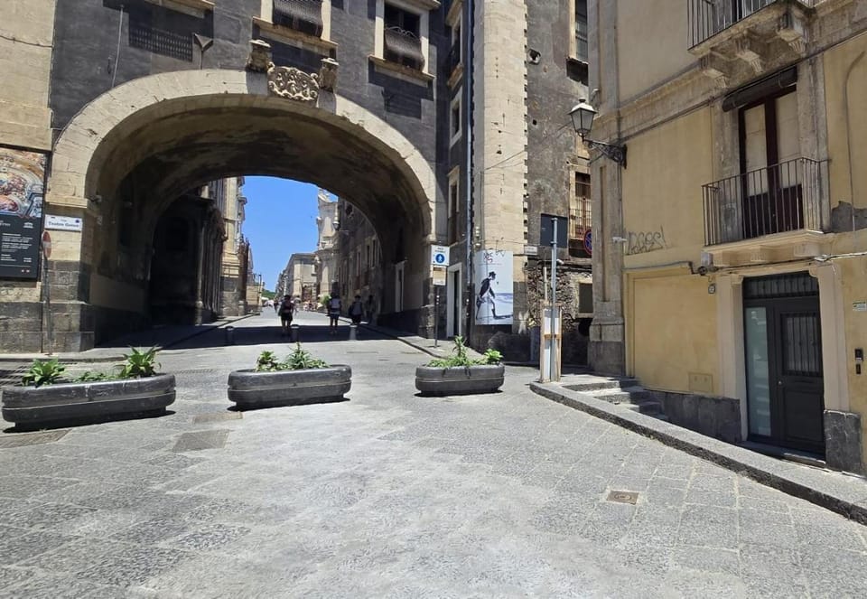 Property building, Day, Neighbourhood, City view, Street view, Location