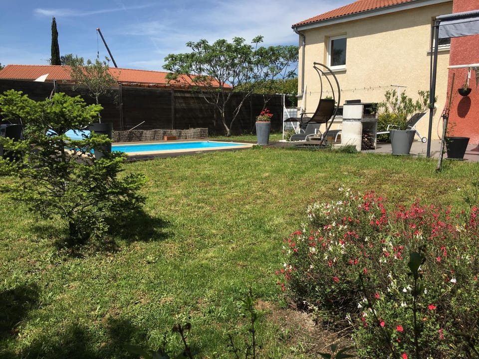 Patio, Garden, Swimming pool, Swimming pool