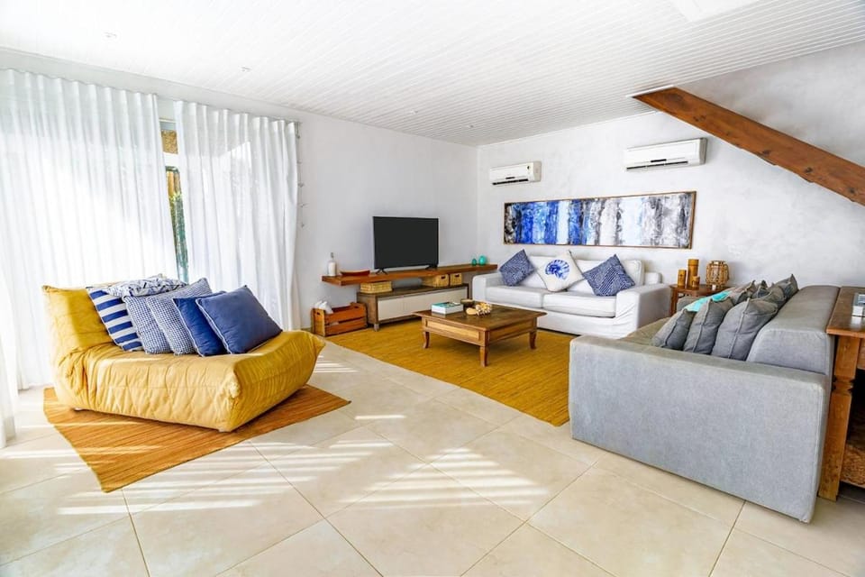 Communal lounge/ TV room, TV and multimedia, Living room, Seating area