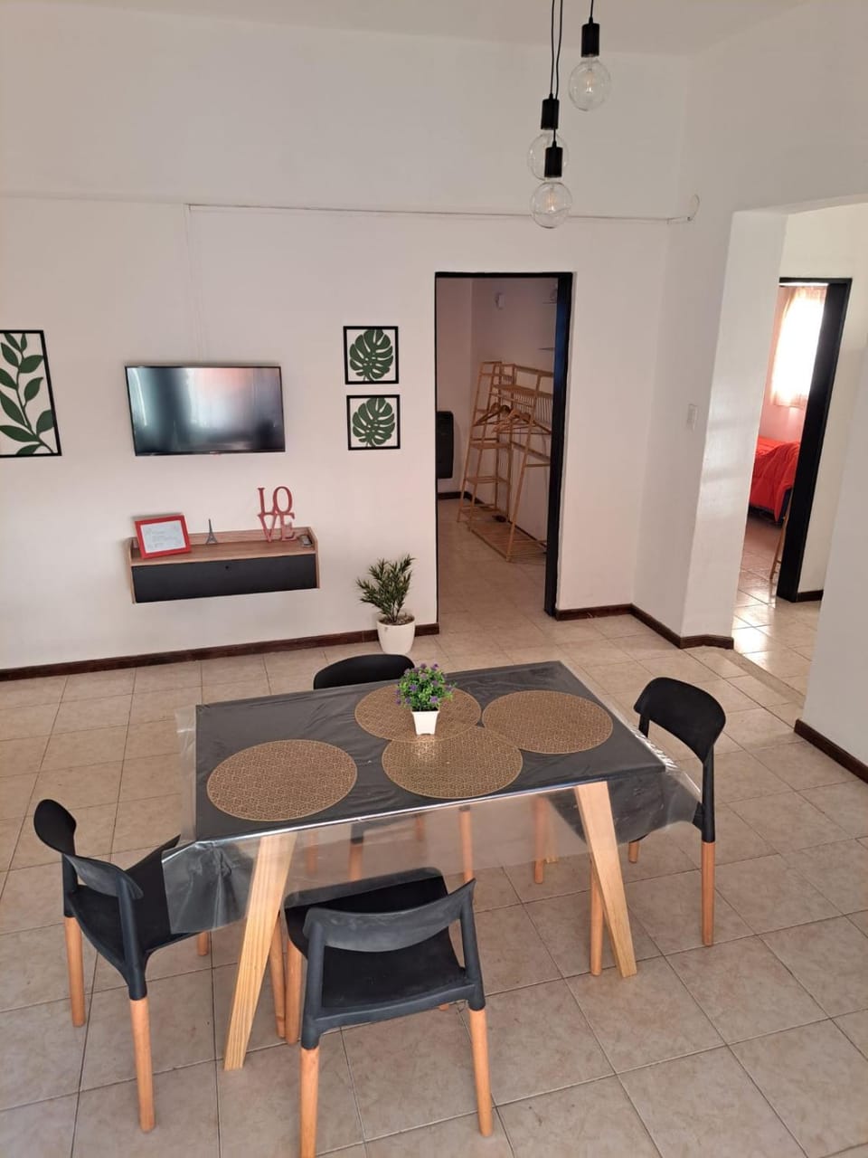 Communal lounge/ TV room, TV and multimedia, Living room, Dining area, Evening entertainment