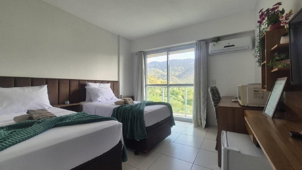 Bed, TV and multimedia, Photo of the whole room, Bedroom, internet, air conditioner