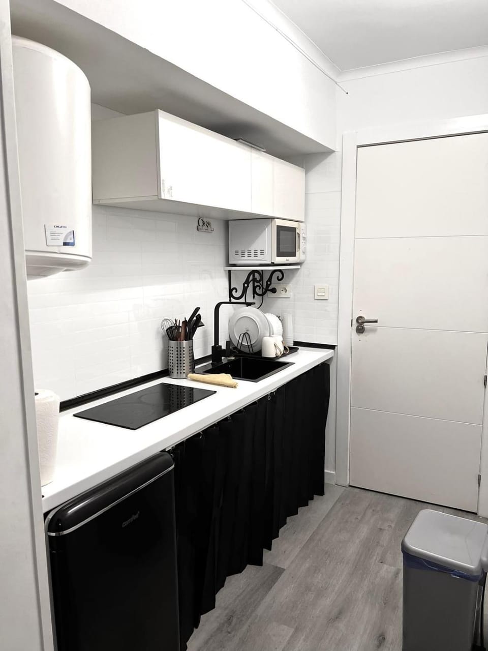 Loft con balcón cercano al centro de Valencia Apartment in Valencia