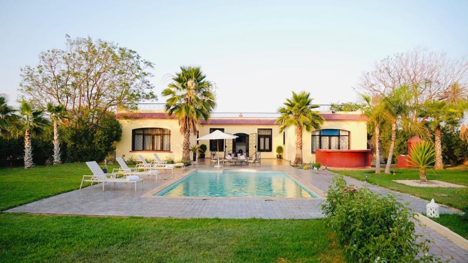 Property building, Day, Garden, Garden view, Pool view, Swimming pool, sunbed
