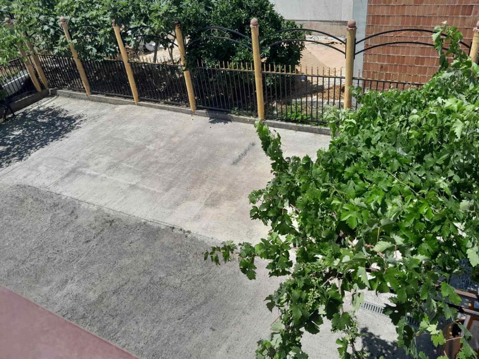 Guest House Oroshi Bed and Breakfast in Ulcinj Municipality