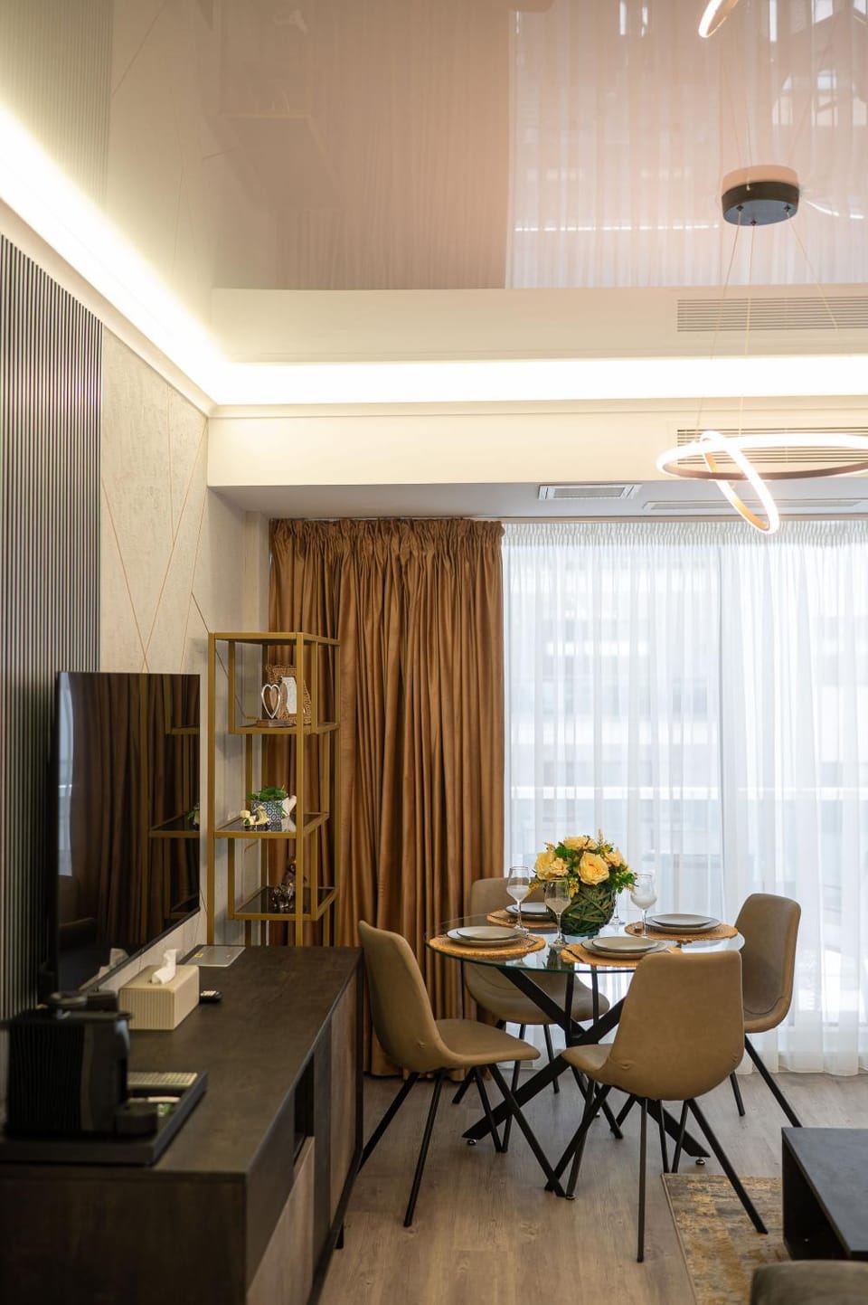Living room, Dining area