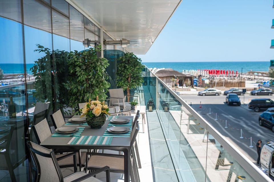 View (from property/room), Balcony/Terrace, Seating area, Sea view
