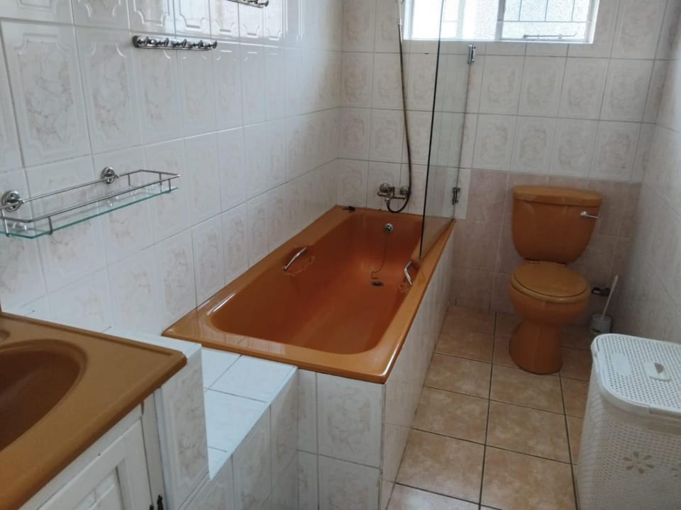 Toilet, Bathroom, Bath