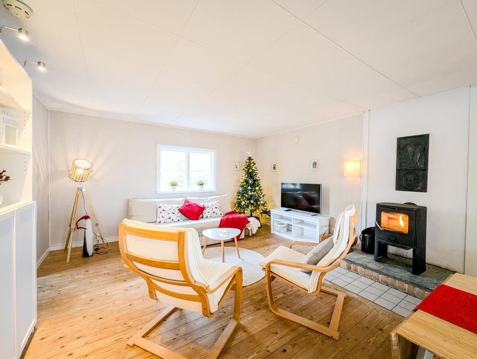 TV and multimedia, Living room, fireplace